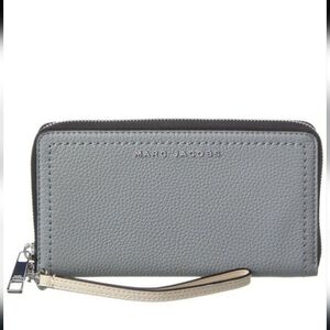 Marc Jacobs Continental Wallet Wristlet